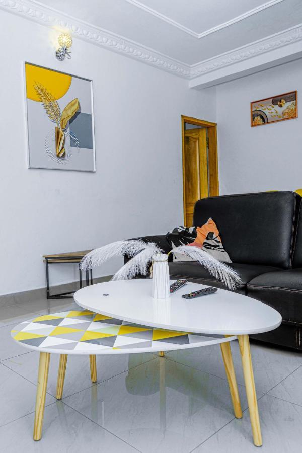 דואלה Naiveli-Palm Appartement Meuble Sobre Et Chic מראה חיצוני תמונה