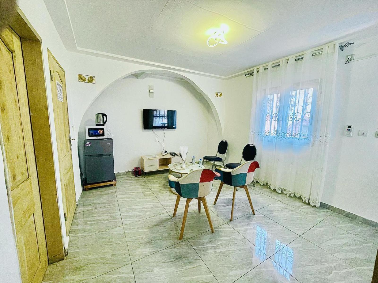 דואלה Naiveli-Palm Appartement Meuble Sobre Et Chic מראה חיצוני תמונה
